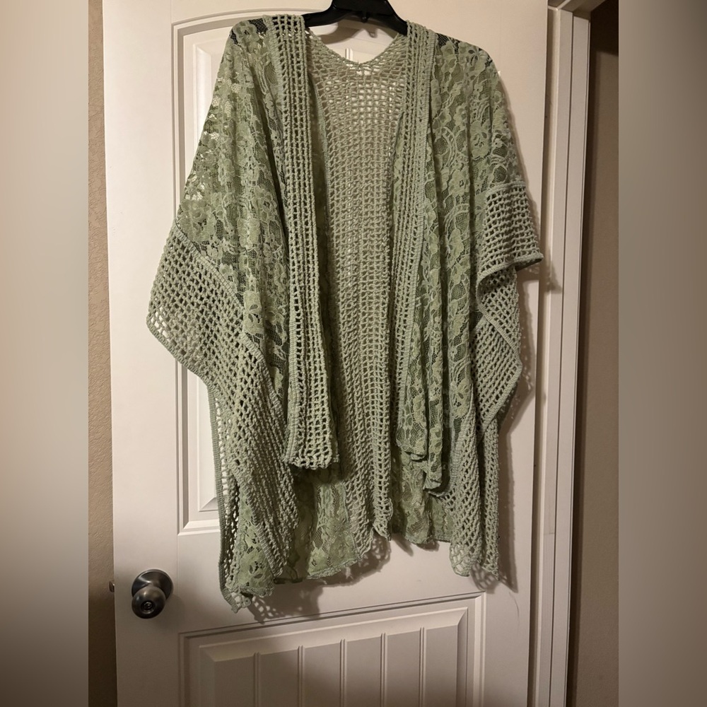 BREEZY FLORAL LACE KIMONO - Picture 8 of 12